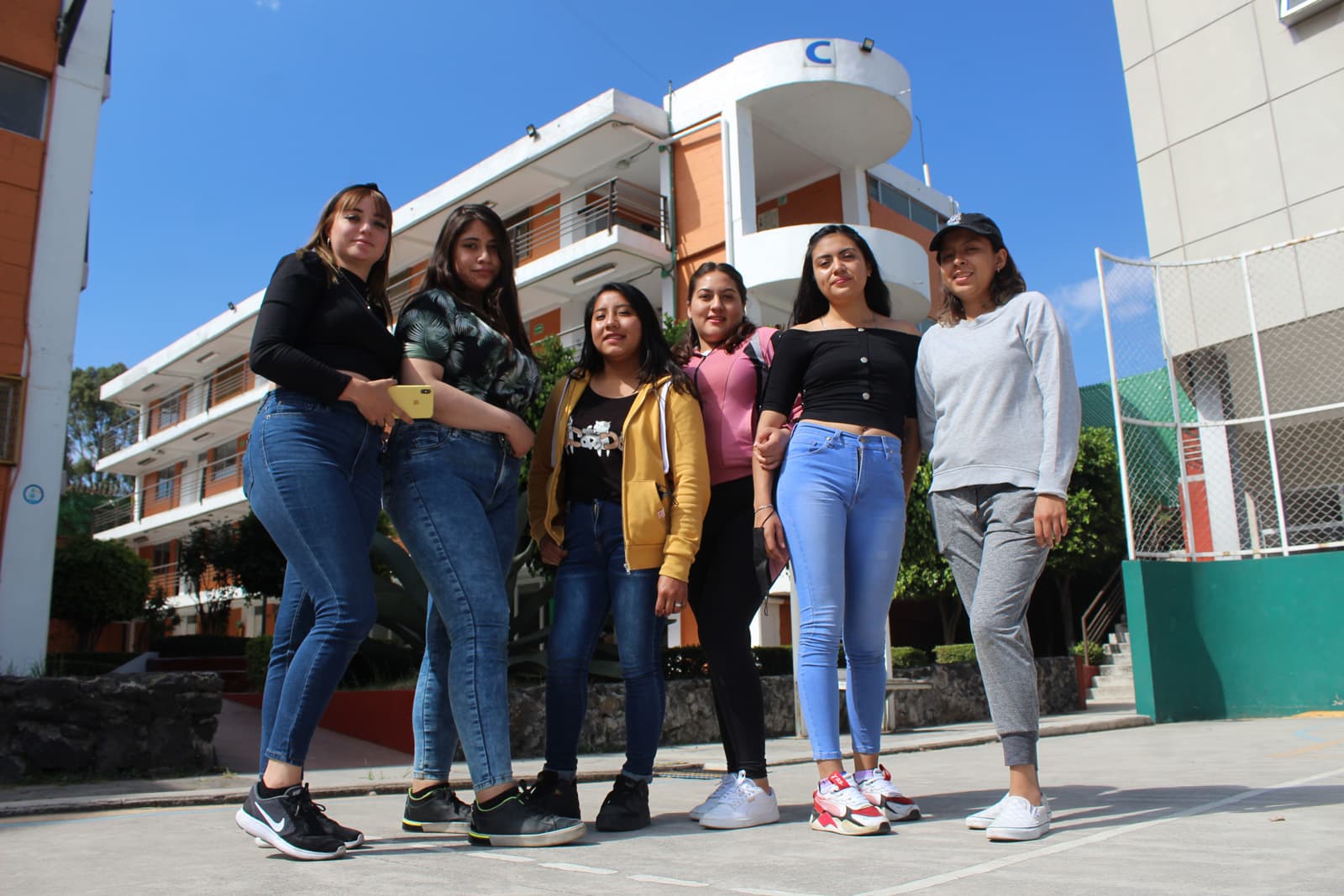 Formación en Universidad ICEL
